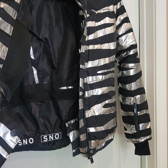 Topshop Sno Ski Jacket Foil Silver and Black - Picture 8 of 11